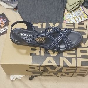 Lady's Riverland Infinite Sandals sizes 6,7,8,9,10